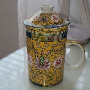 Traditional Asian porcelain tea cup/mug